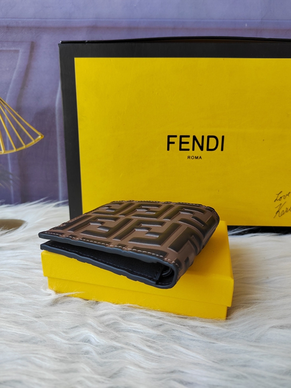 超激安ブランド財布偽物側面デザイン